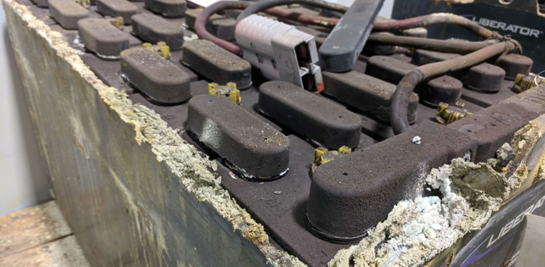 Deionized Water The Lead Acid Battery Nightmare 1900X930 @300