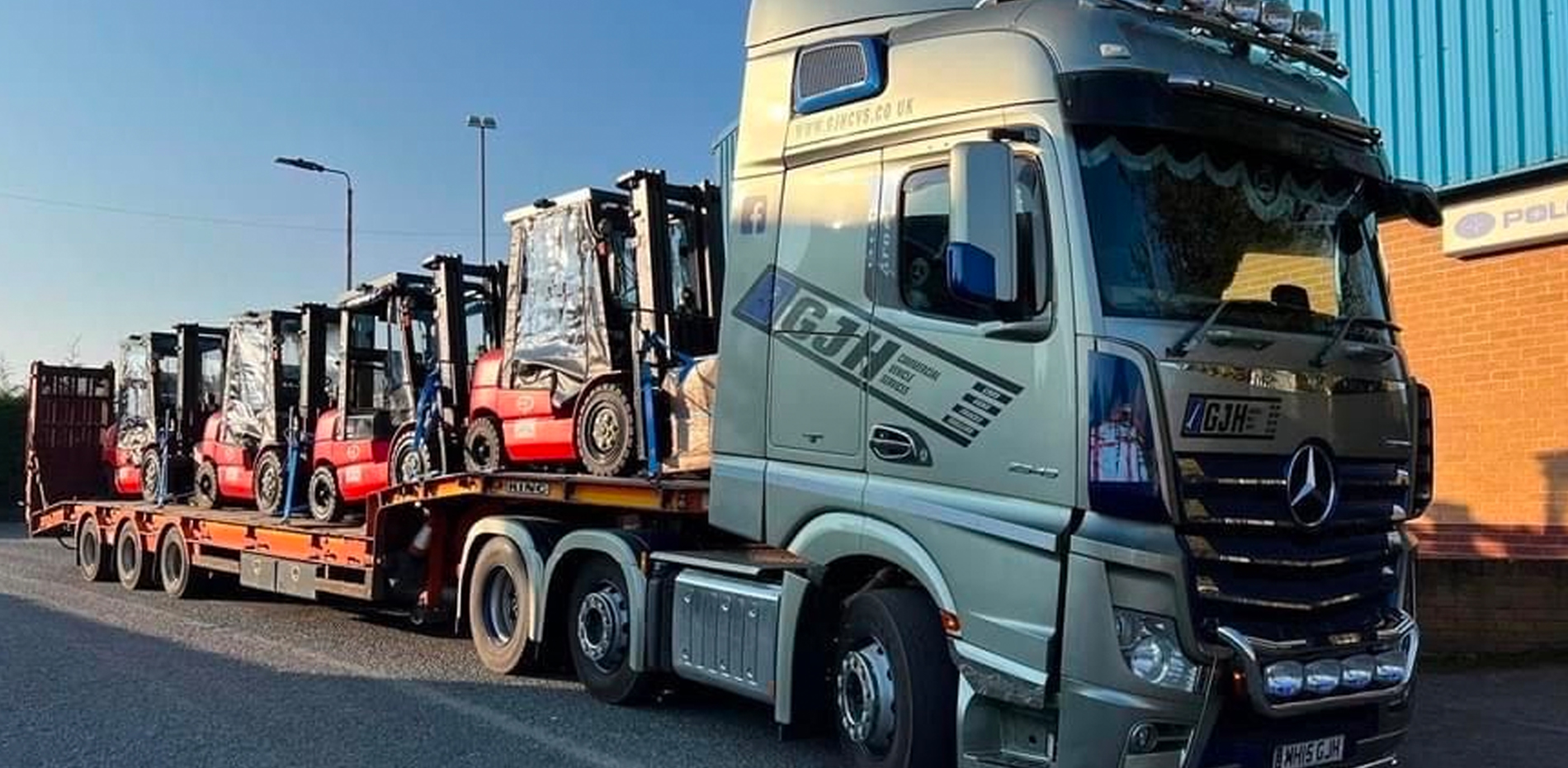 Hero Videos Gallery V21900x930 @300 Copy